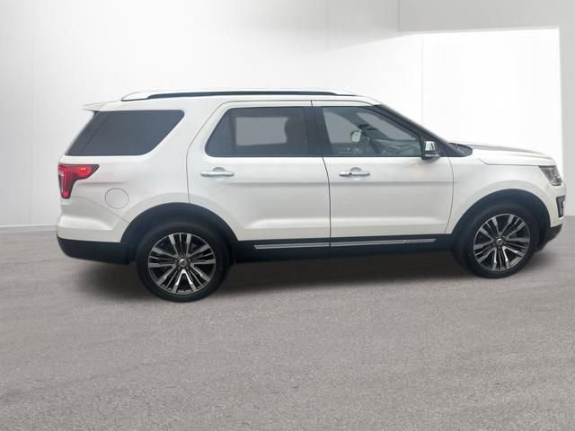 Used 2016 Ford Explorer Platinum image 2