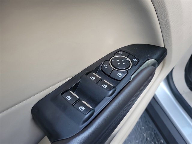 Used 2017 Lincoln MKC Reserve image 17