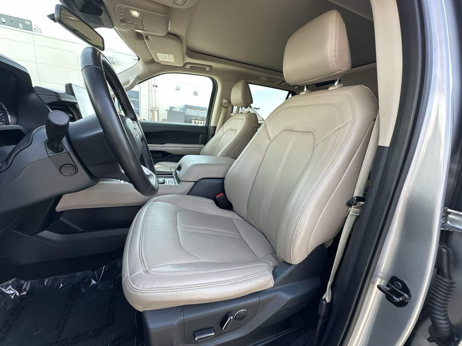 Used 2024 Ford Expedition Limited AWD/4WD image 21