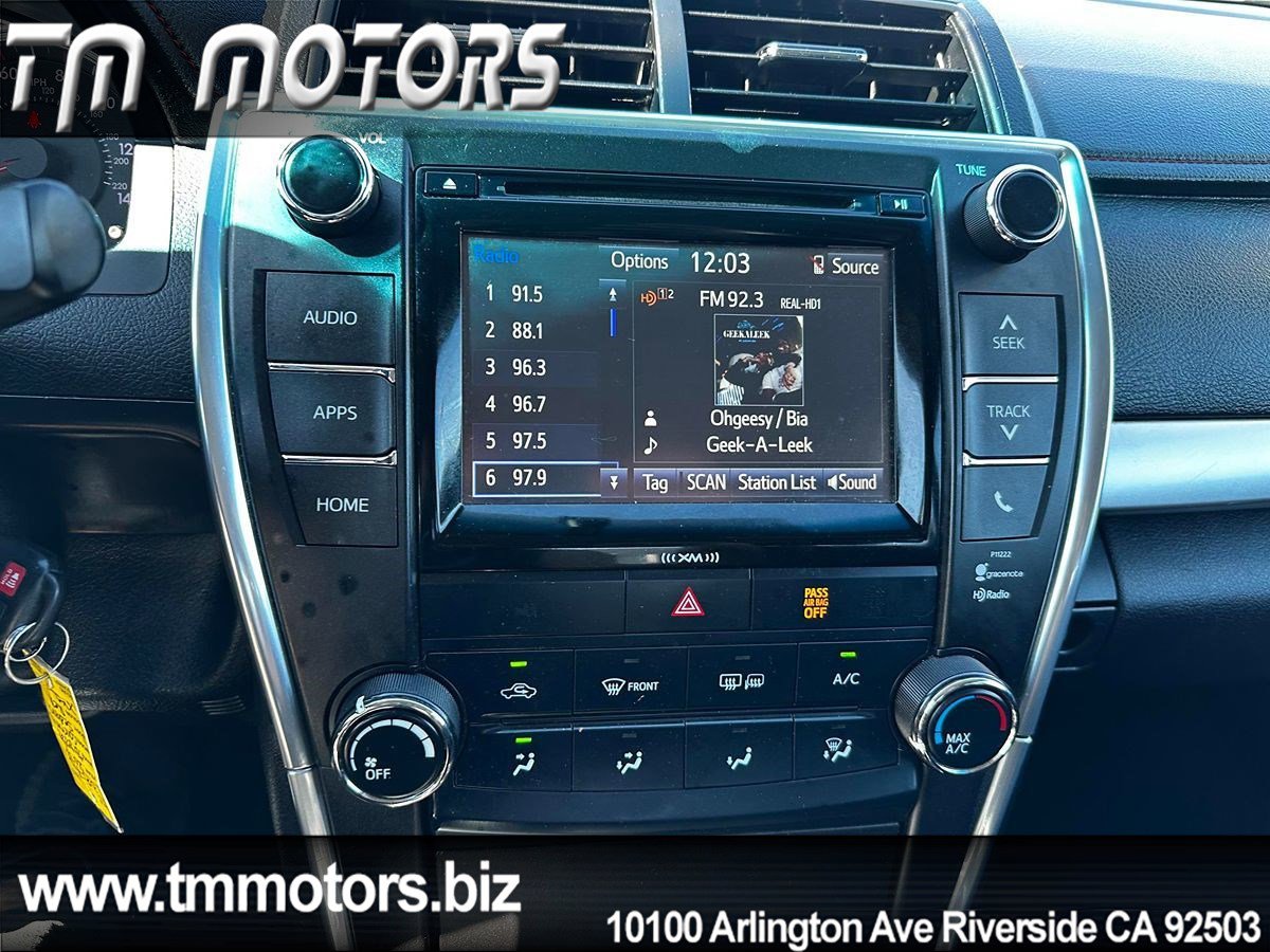 Used 2017 Toyota Camry SE image 14