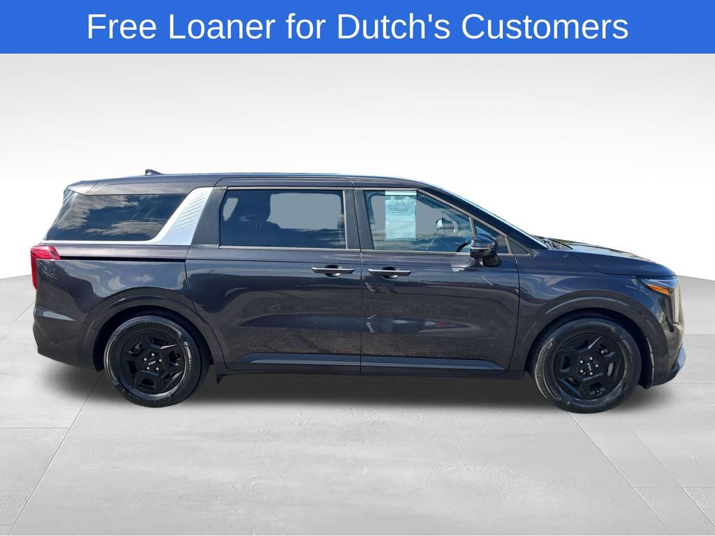 Used 2025 Kia Carnival FWD image 7