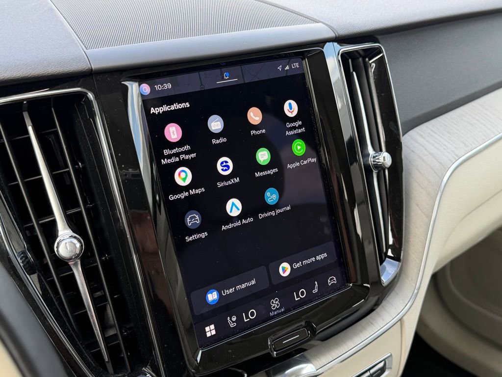 Used 2023 Volvo XC60 B5 Plus w/ Climate Package image 19