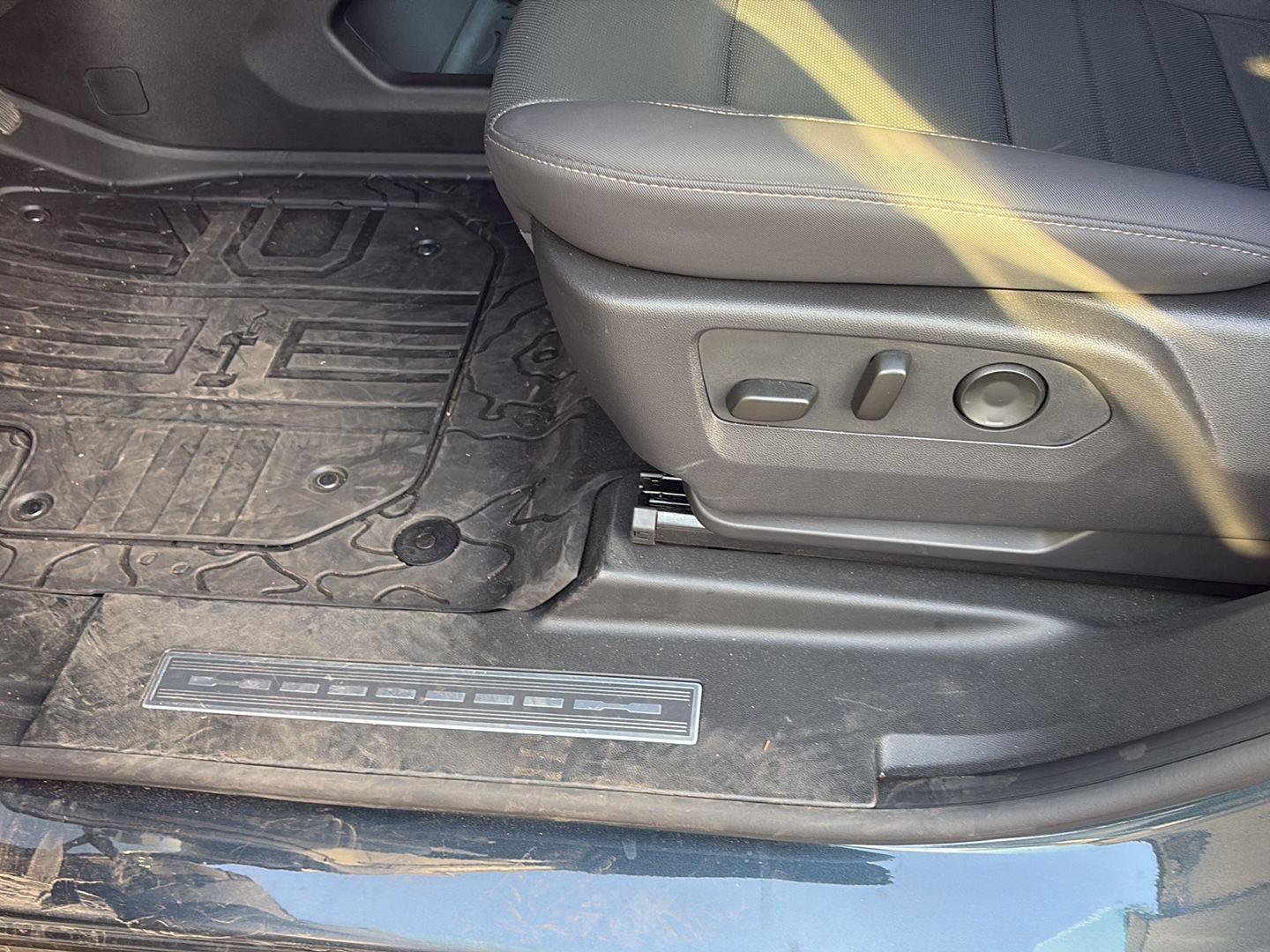 Used 2025 GMC Hummer EV 3X w/ LPO, Cargo Utility Package image 11