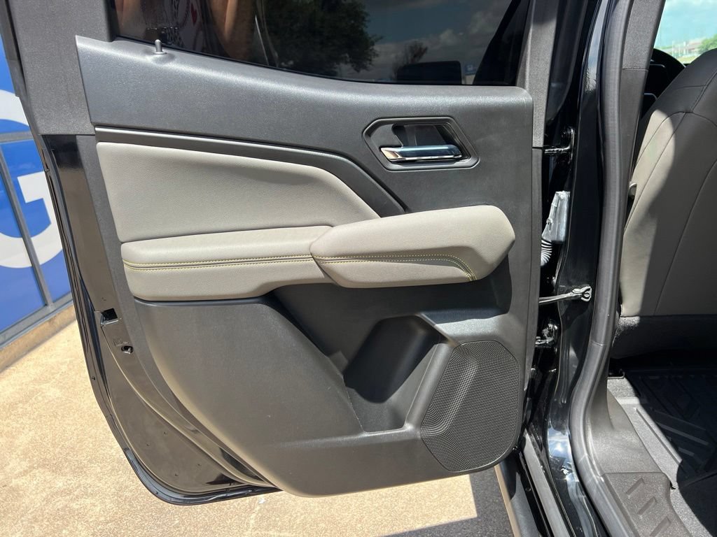 Used 2024 Chevrolet Colorado ZR2 w/ Technology Package AWD/4WD image 17