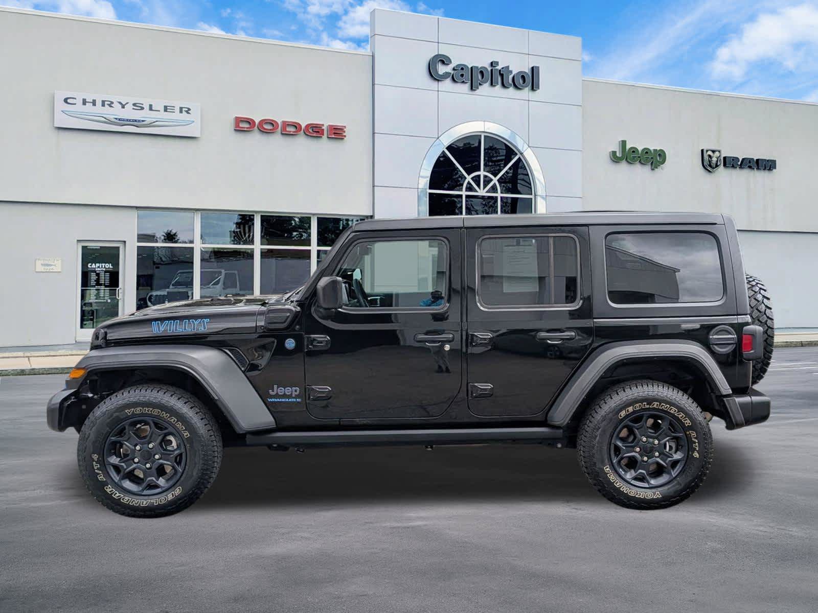 Used 2023 Jeep Wrangler Unlimited w/ Cold Weather Group AWD/4WD image 8