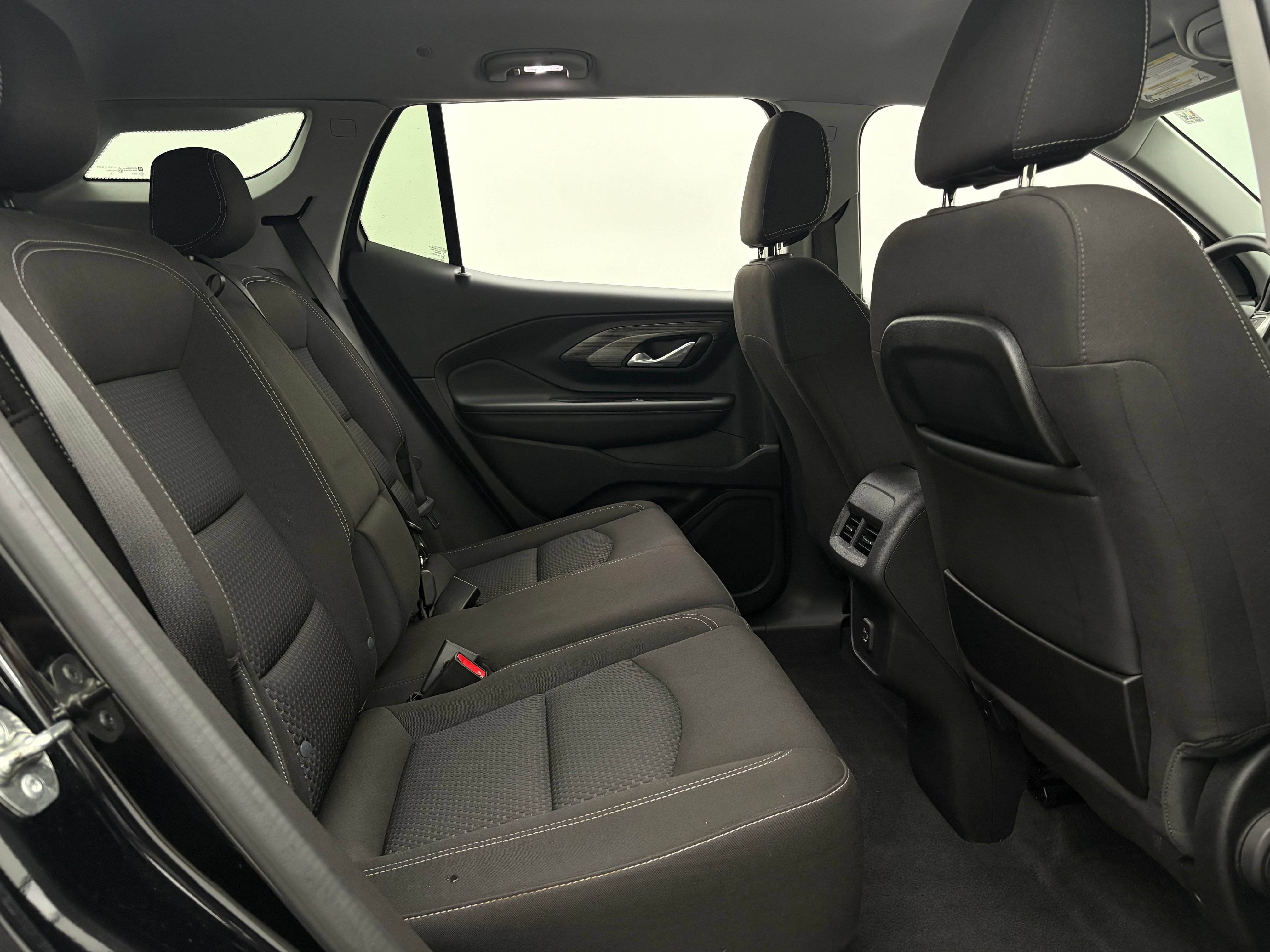 Used 2024 GMC Terrain SLE AWD/4WD image 33