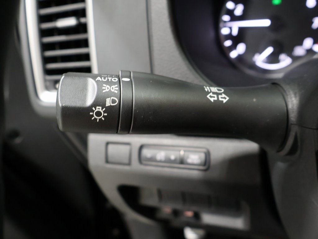 Used 2024 Nissan Frontier SV image 40