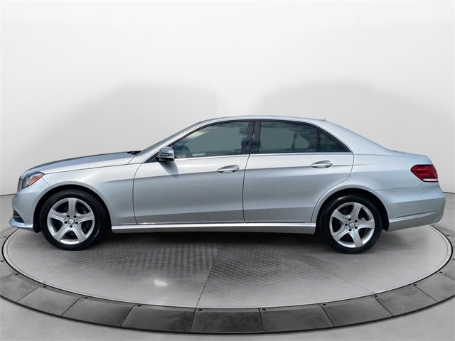 Used 2016 Mercedes-Benz E 350 4MATIC Sedan image 2