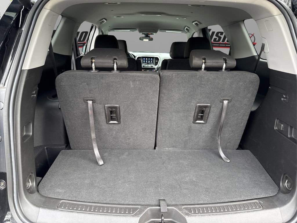 Used 2023 GMC Acadia AT4 image 11