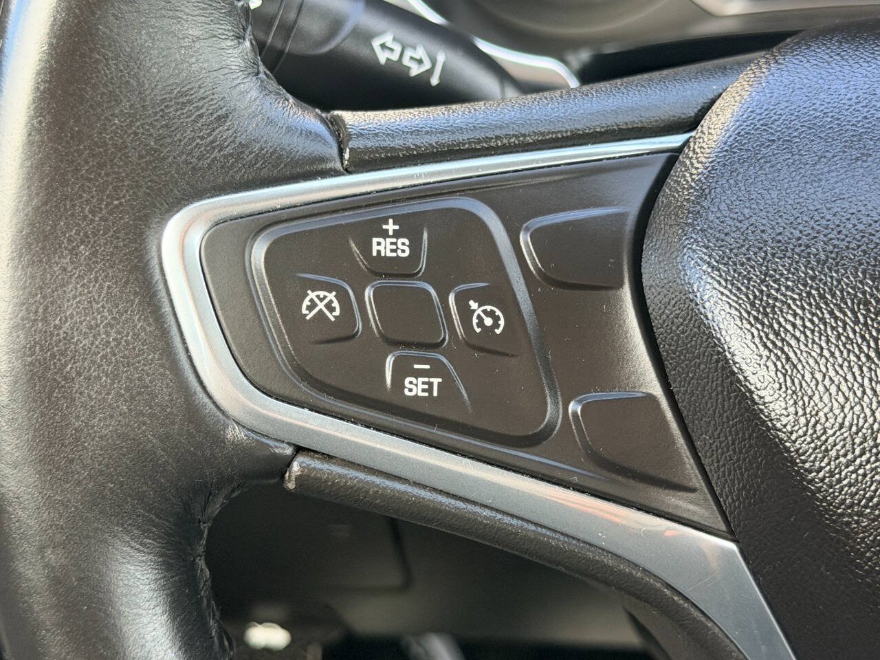 Used 2016 Chevrolet Malibu LT w/ Leather Package FWD image 35