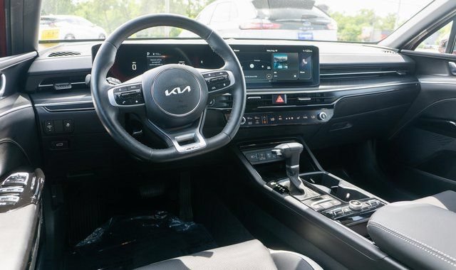 Used 2025 Kia K5 GT-Line AWD/4WD image 12