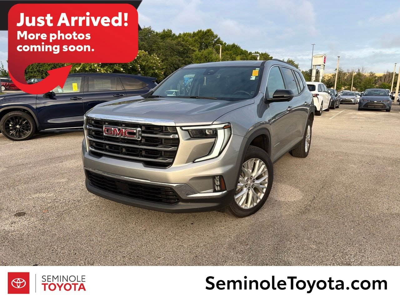 Used 2024 GMC Acadia Elevation w/ Luxury Package