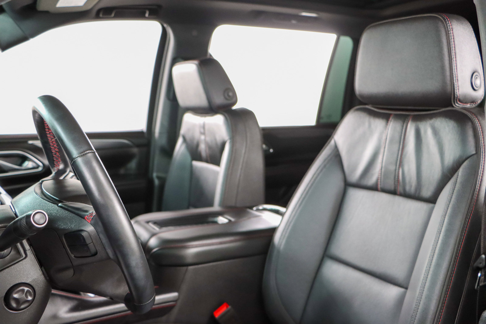 Used 2024 Chevrolet Suburban RST w/ Luxury Package image 27