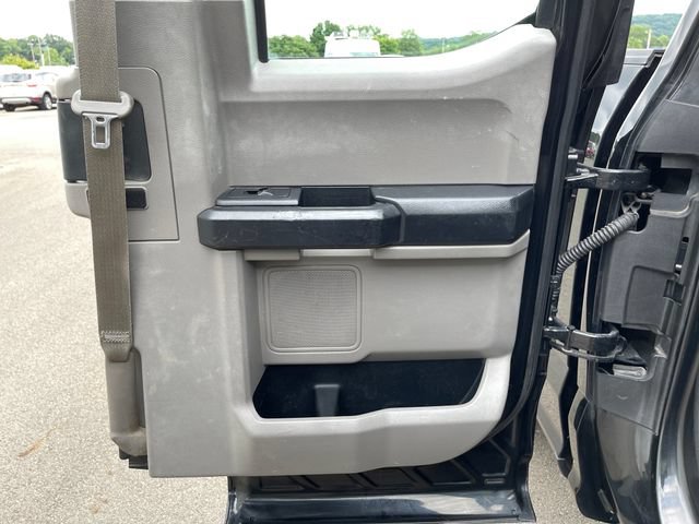 Used 2015 Ford F150 XL w/ Equipment Group 101A Mid AWD/4WD image 30