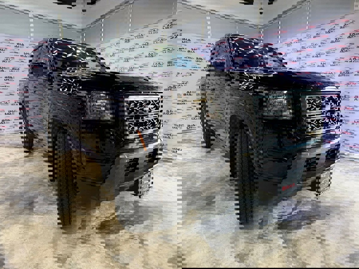 Used 2024 Nissan Frontier SV image 4