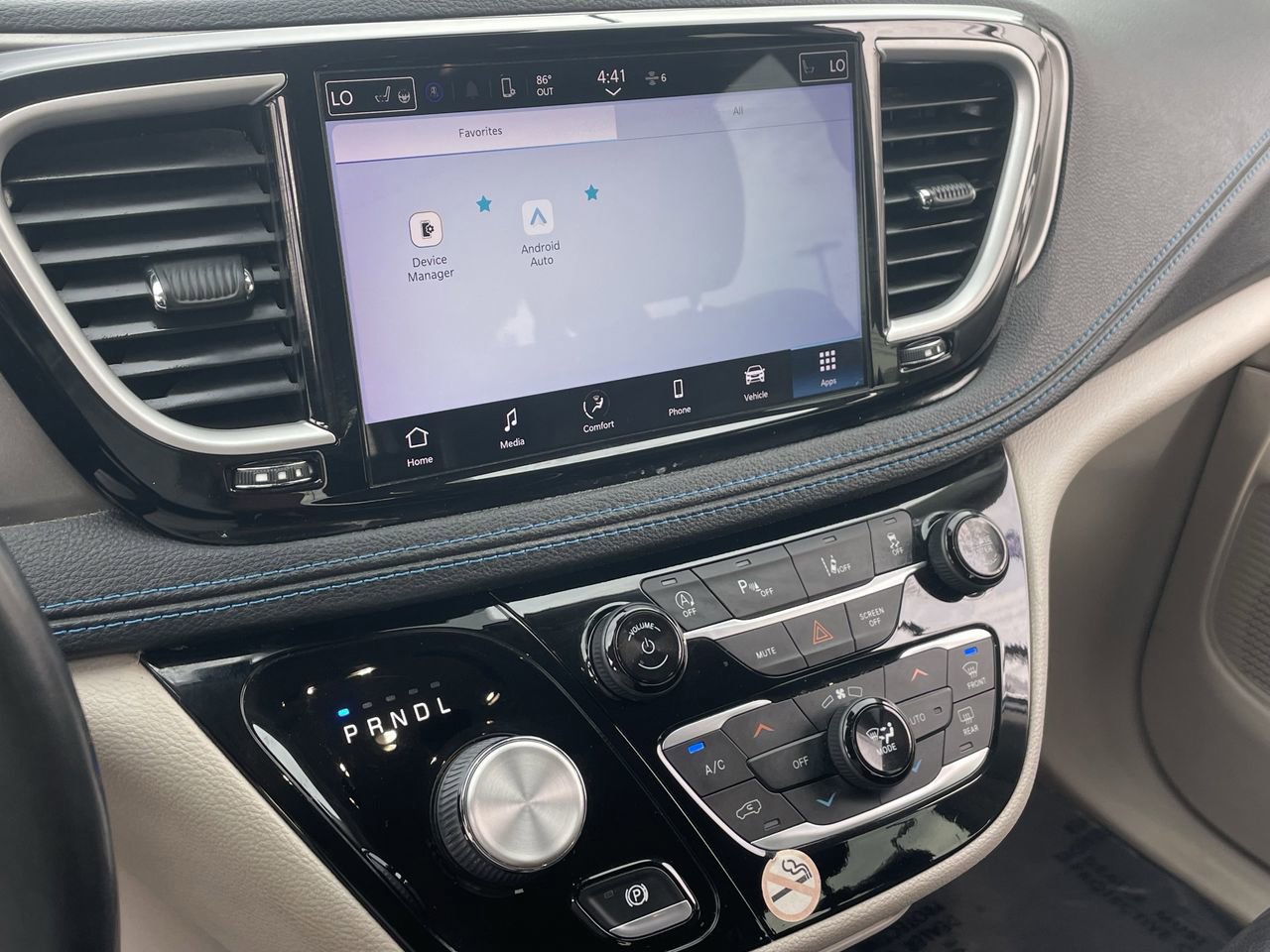 Used 2021 Chrysler Pacifica Touring-L image 25