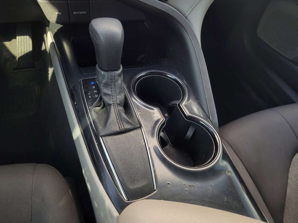 Used 2020 Toyota Camry LE image 26