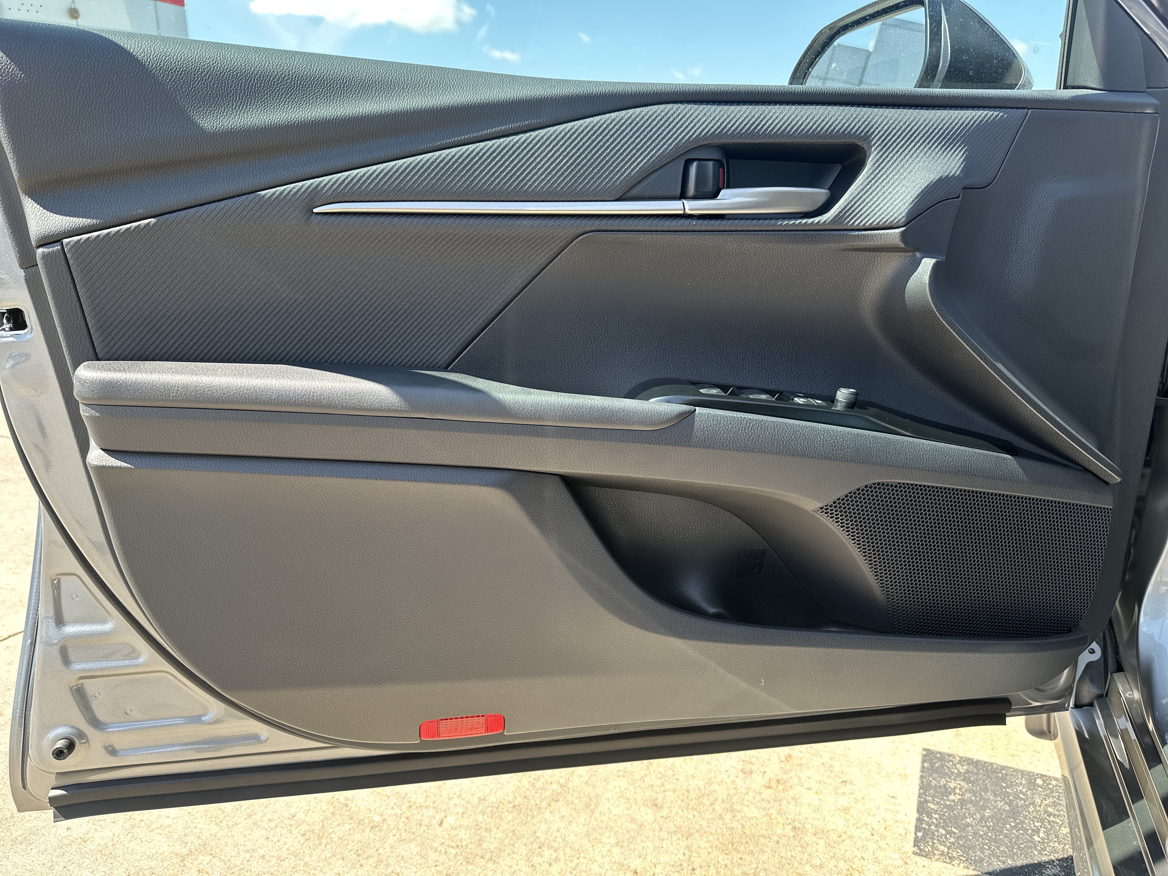 New 2026 Toyota Camry SE w/ Convenience Package FWD image 9