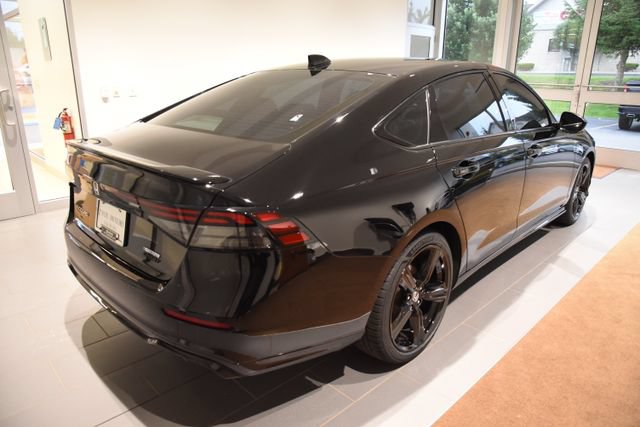 Used 2024 Honda Accord Sport image 4