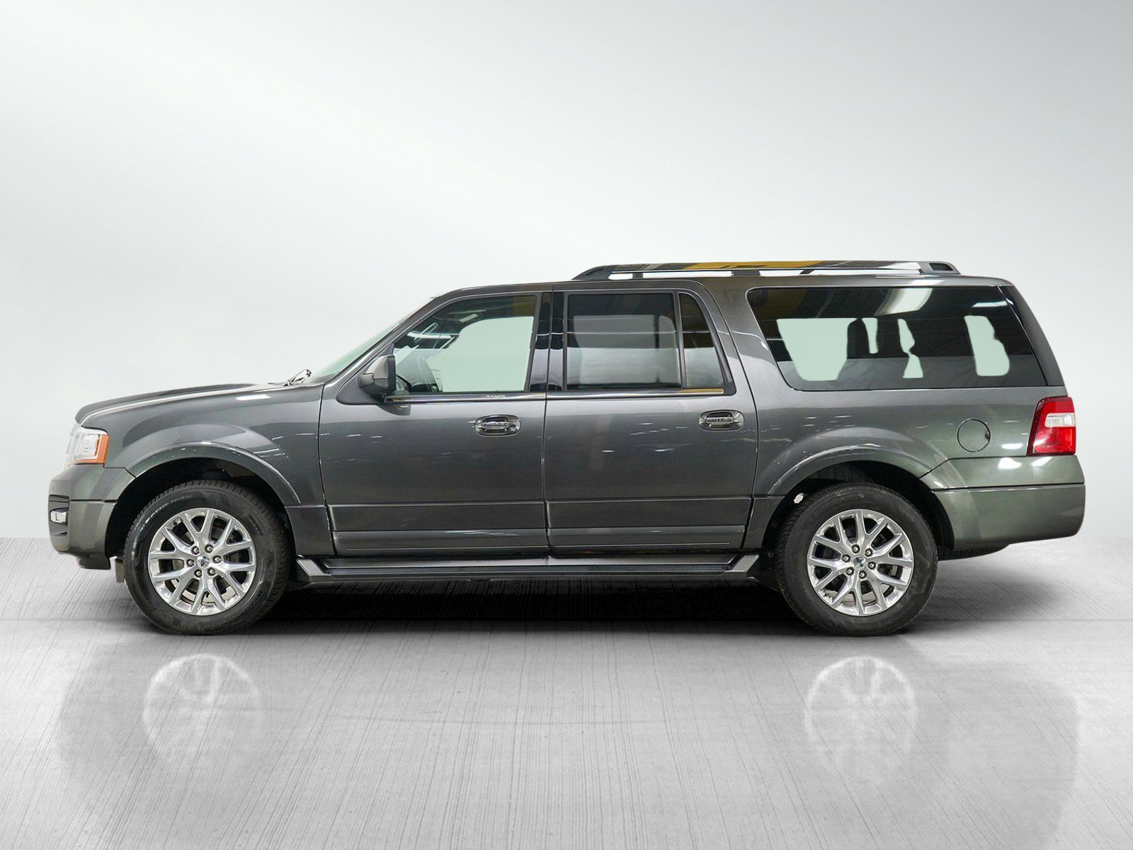 Used 2017 Ford Expedition EL Limited AWD/4WD image 2