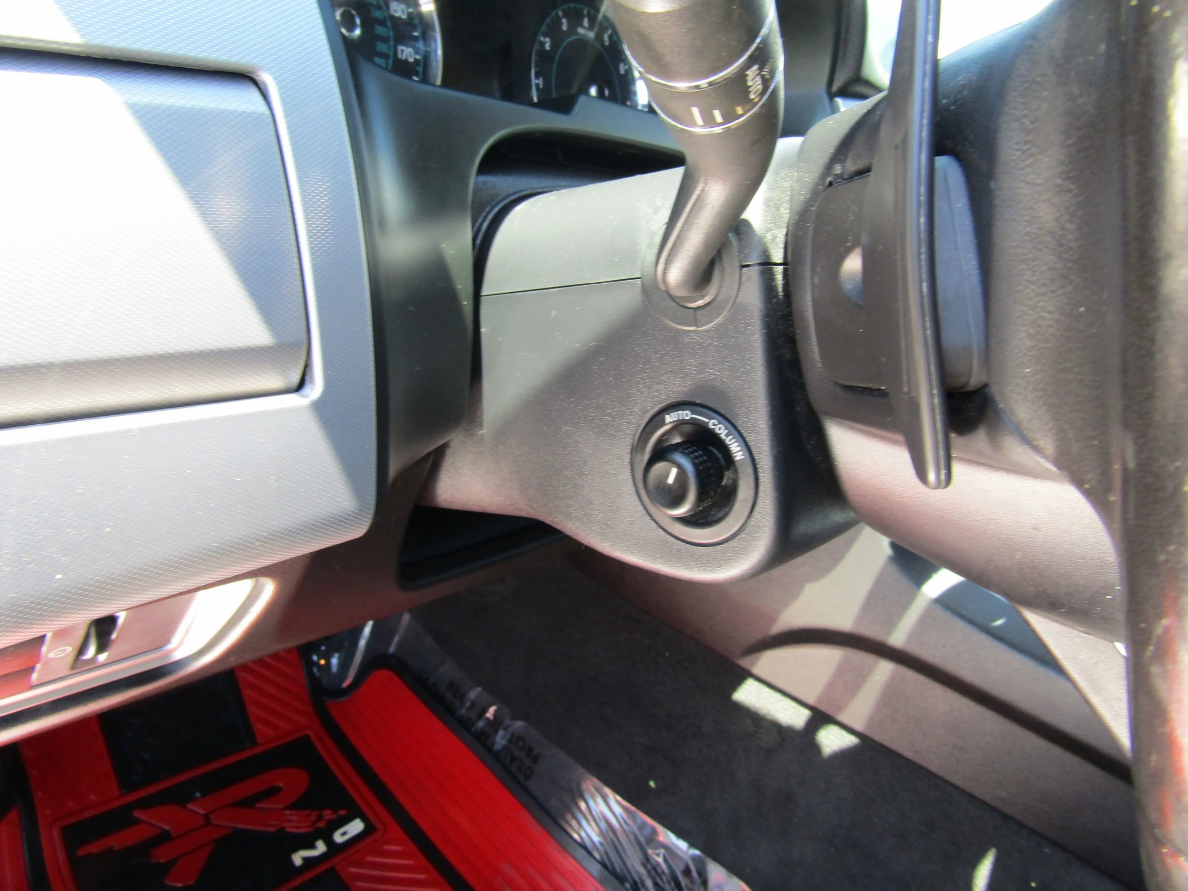 Used 2014 Jaguar XF RWD image 16