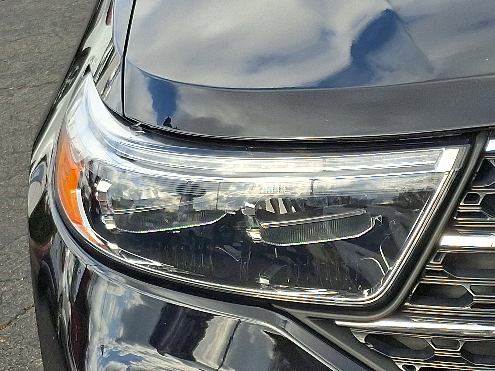 Used 2023 Ford Explorer XLT image 9