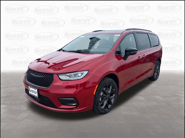 New 2026 Chrysler Pacifica Limited image 1