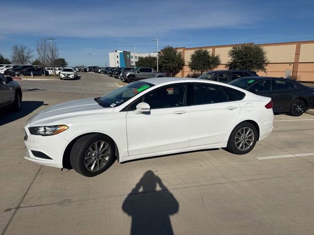 Used 2017 Ford Fusion SE image 7