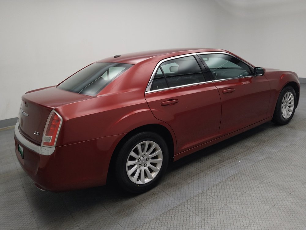Used 2013 Chrysler 300 image 10