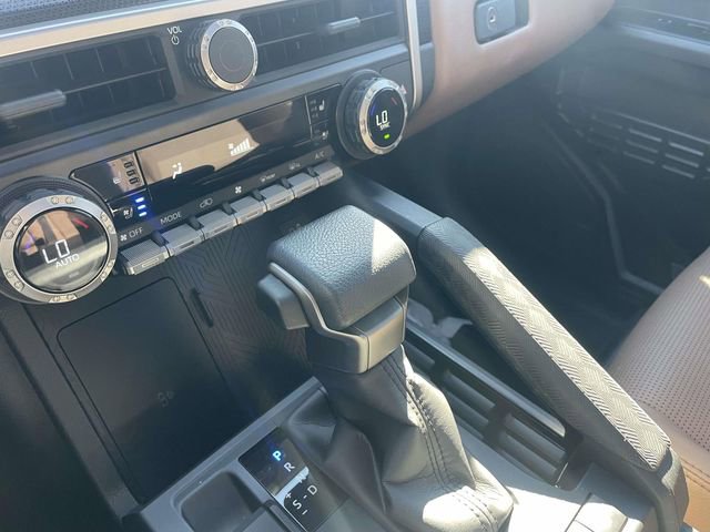 Used 2025 Toyota 4Runner Limited AWD/4WD image 30