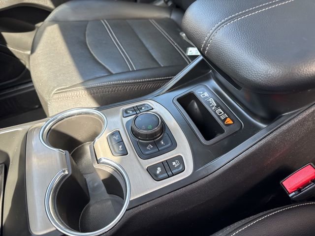 Used 2023 GMC Terrain Denali w/ Denali Premium Package AWD/4WD image 15