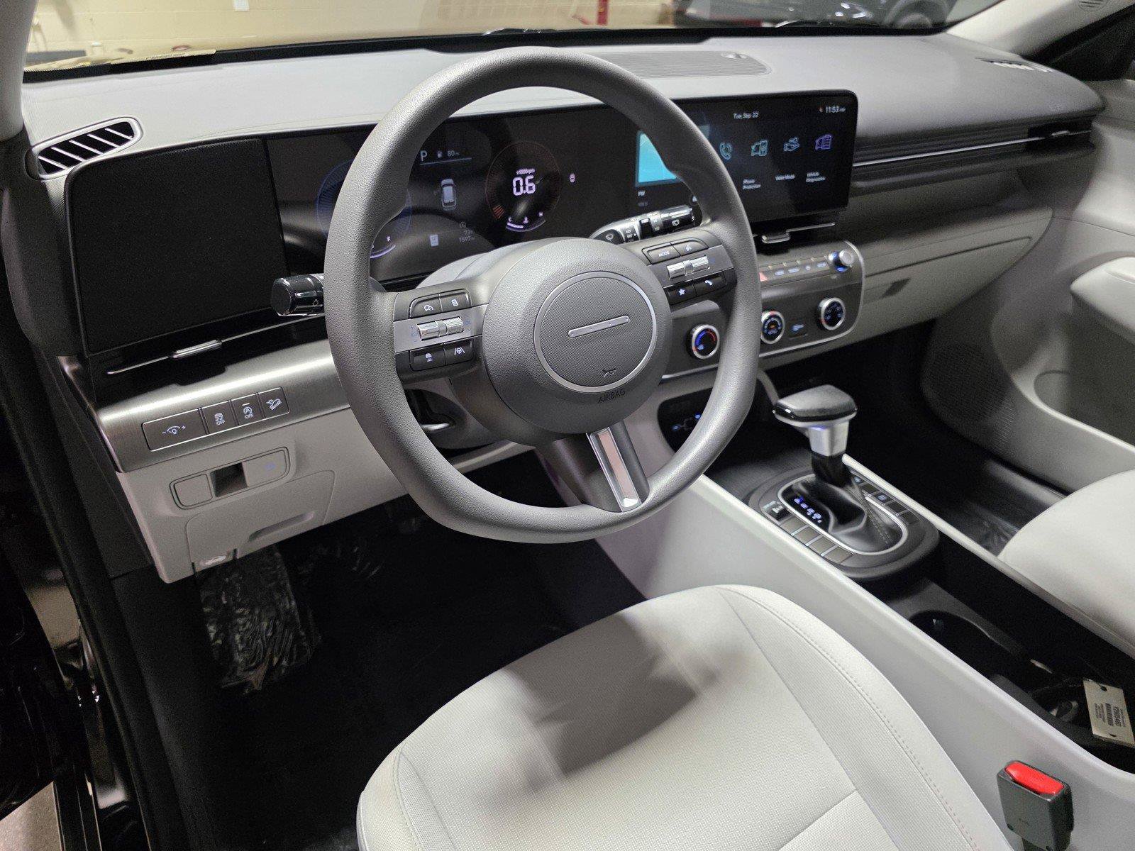 Used 2026 Hyundai Kona SE FWD image 24