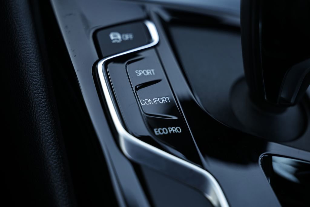 Used 2020 BMW 540i xDrive w/ Premium Package image 39