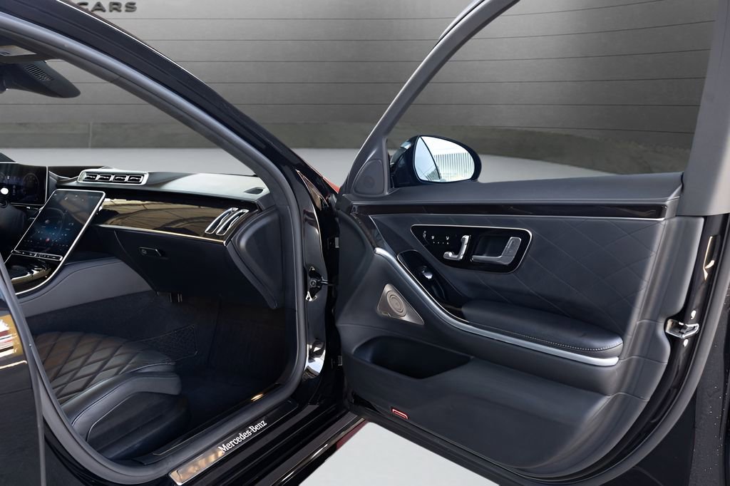 Used 2022 Mercedes-Benz S 580 4MATIC Sedan w/ AMG Line Package image 80