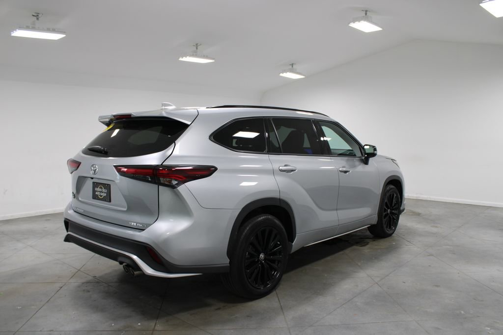 Used 2025 Toyota Highlander XSE image 9
