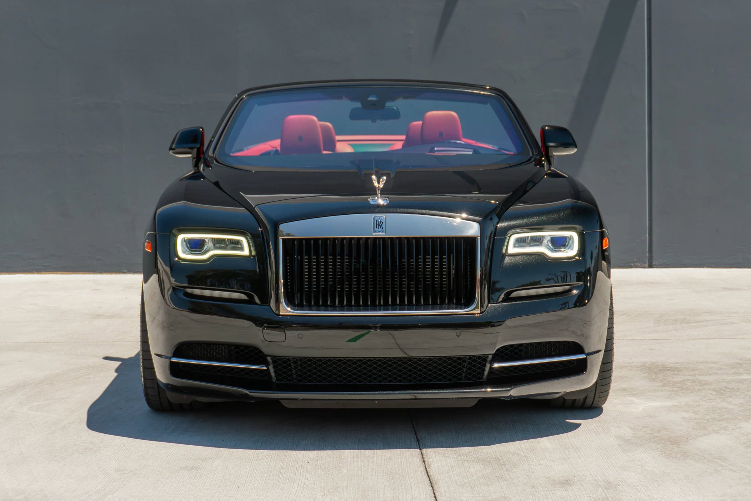 Used 2019 Rolls-Royce Dawn RWD image 5