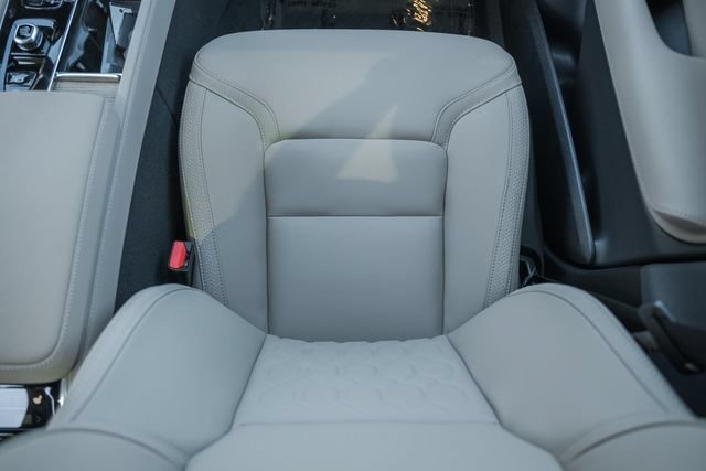 New 2027 Volvo XC90 B6 Plus AWD/4WD image 33
