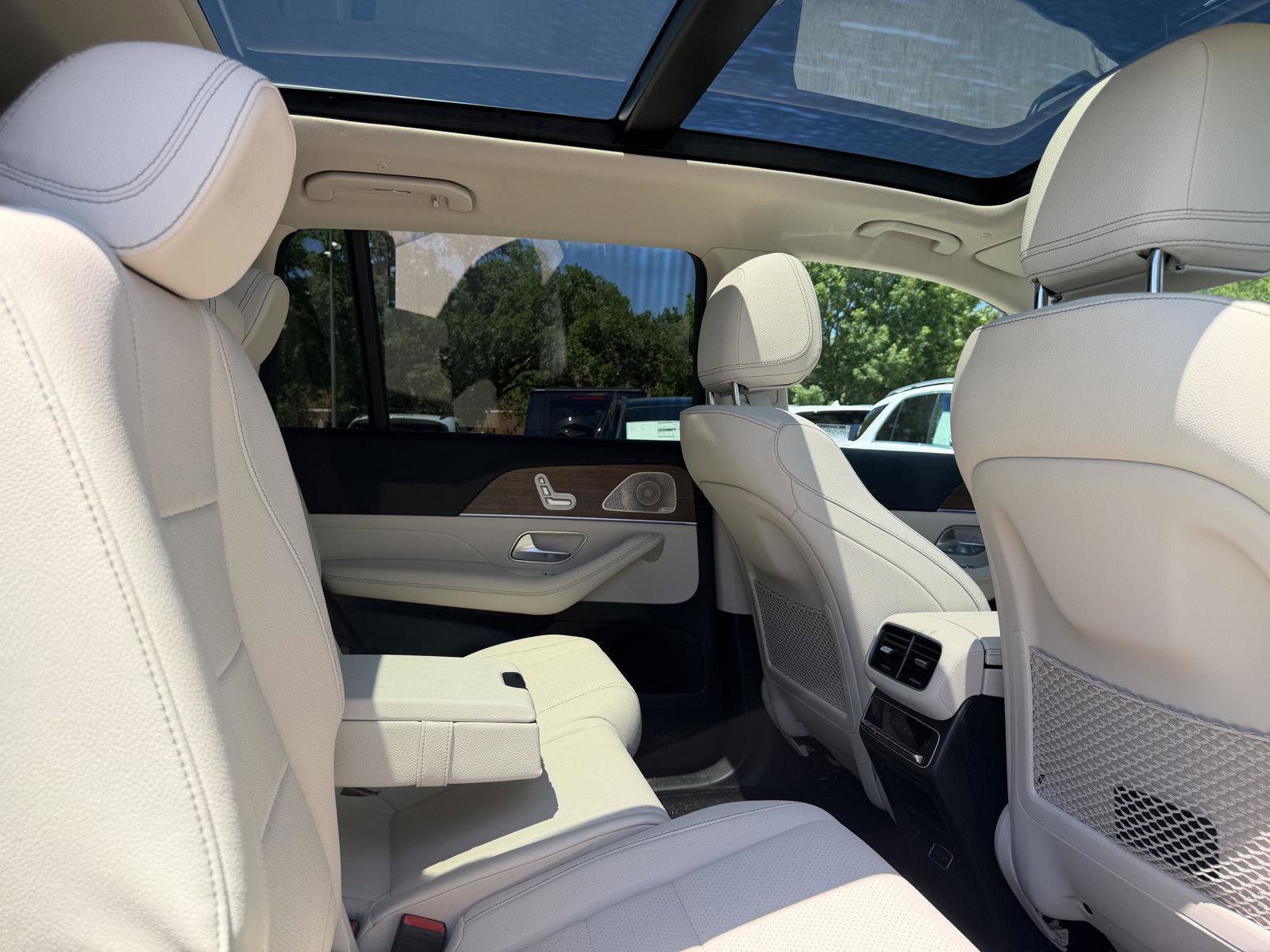 Certified 2025 Mercedes-Benz GLS 450 4MATIC image 28