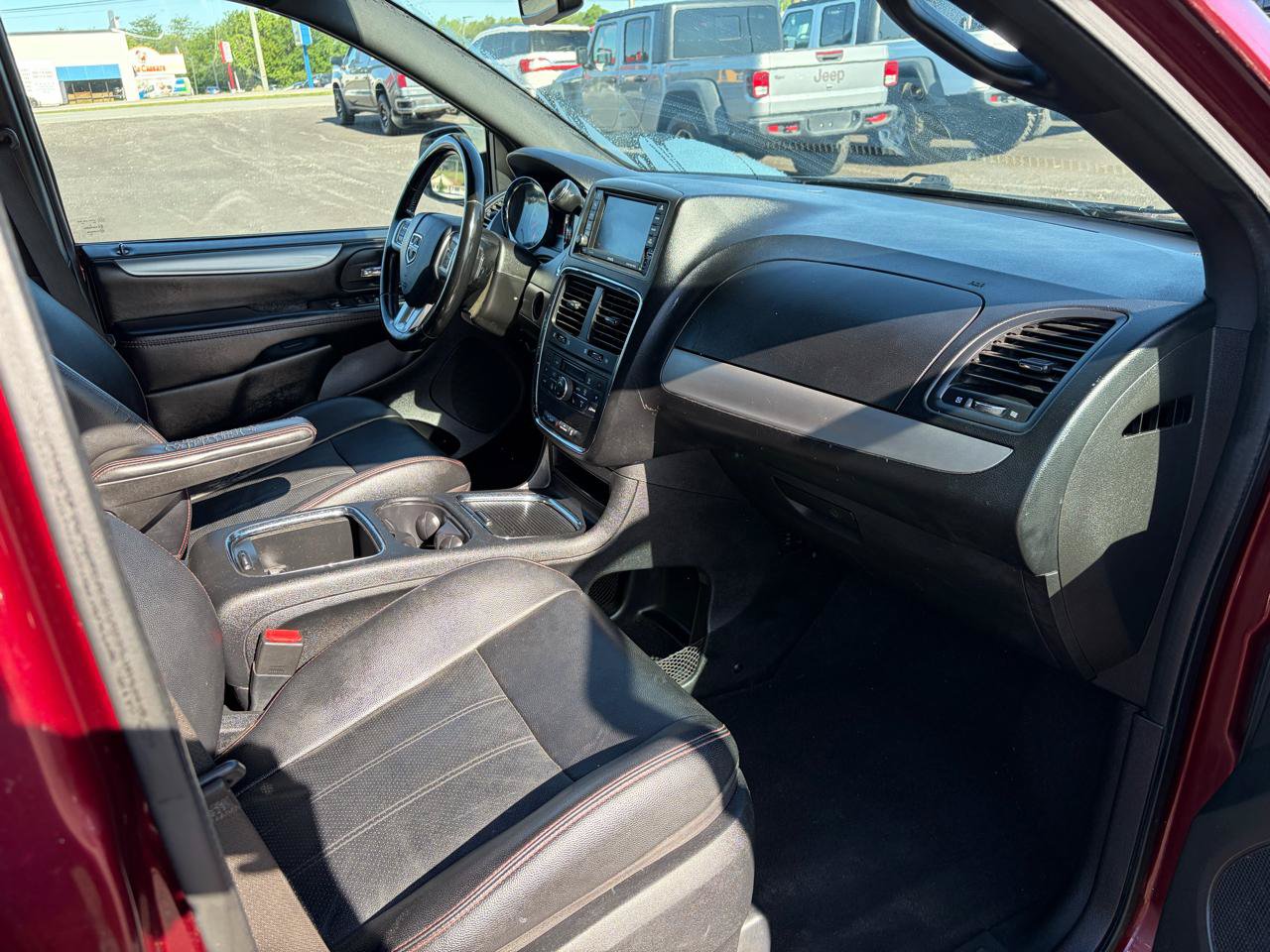 Used 2020 Dodge Grand Caravan GT FWD image 13