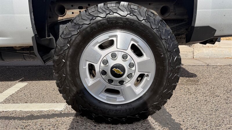 Used 2019 Chevrolet Silverado 2500 LT AWD/4WD image 22