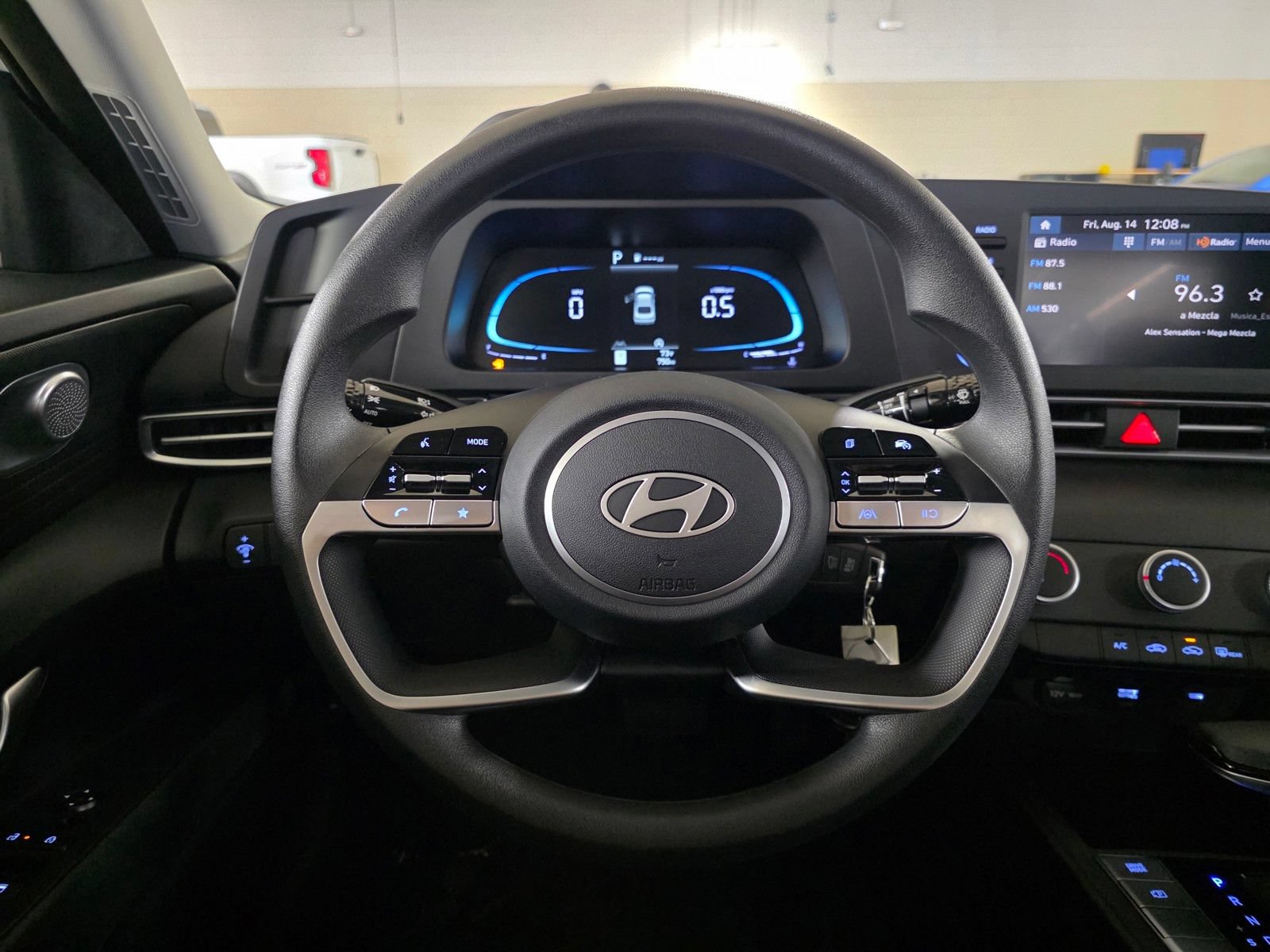 Used 2026 Hyundai Elantra SE FWD image 29