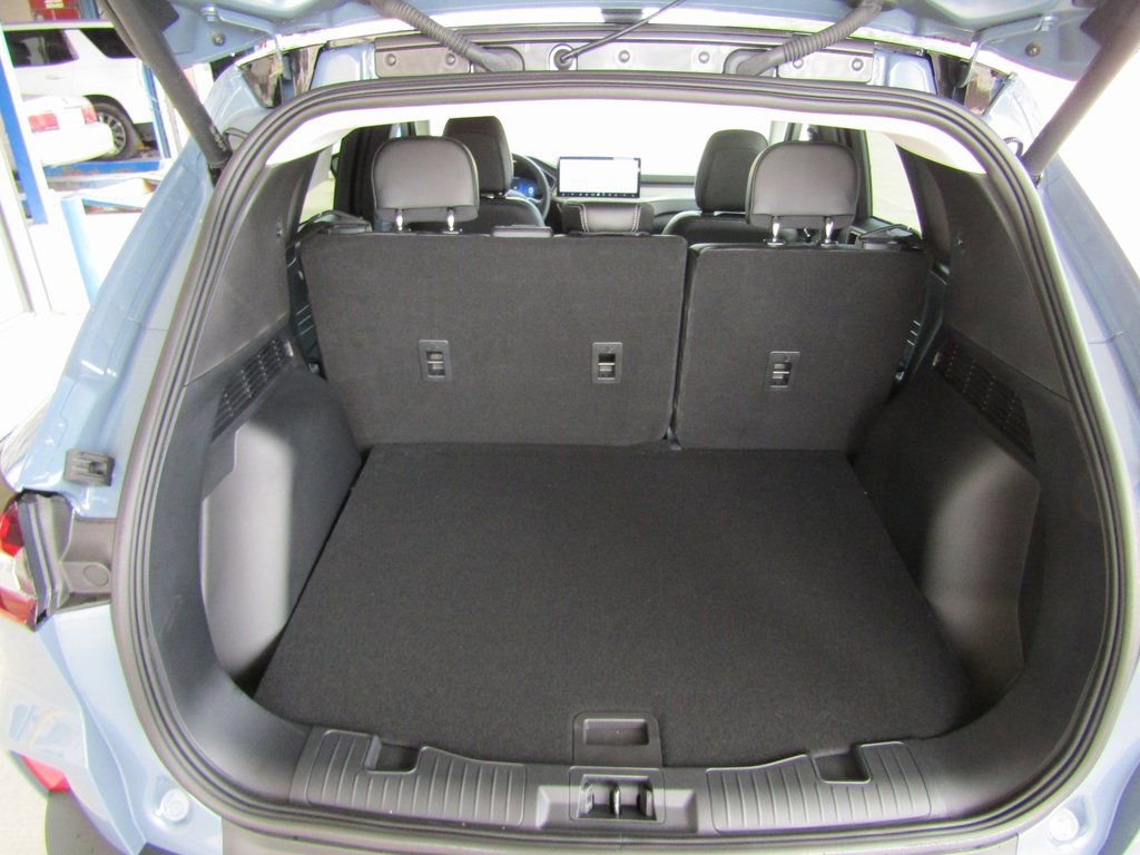 New 2025 Ford Escape SE w/ PHEV Premium Package image 35