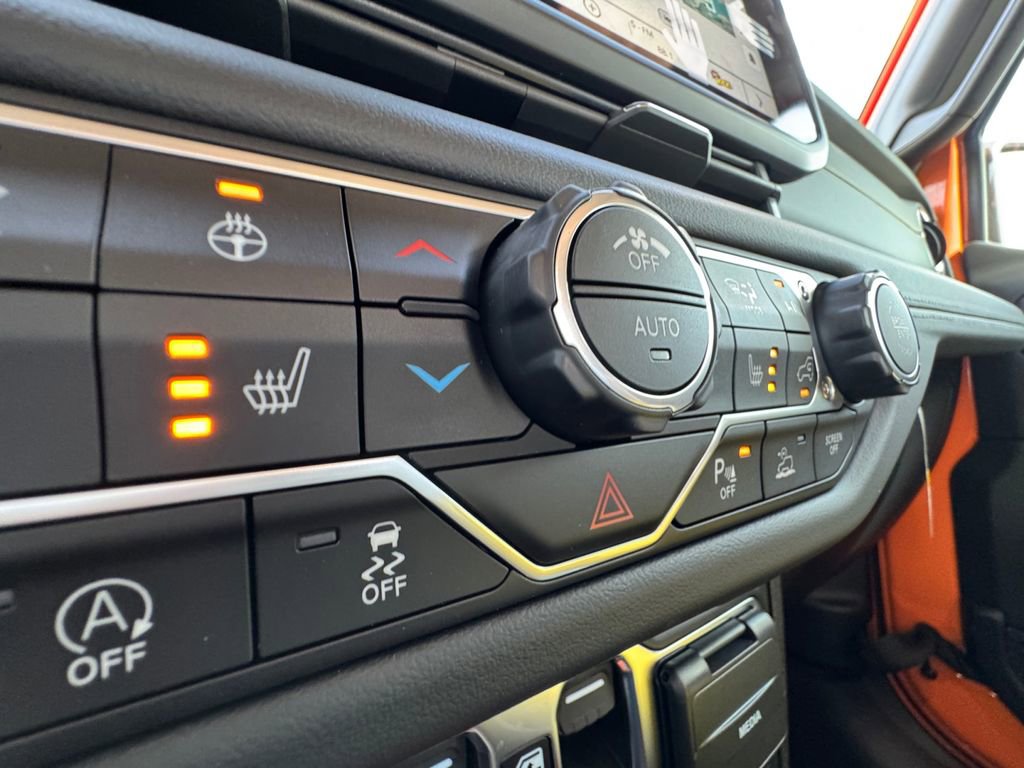 New 2025 Jeep Gladiator Sport image 5