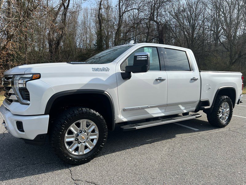 Used 2024 Chevrolet Silverado 2500 High Country w/ High Country Premium Package image 1