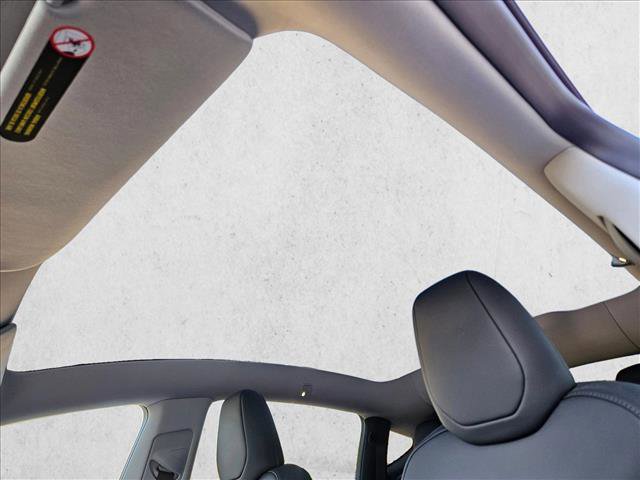 Used 2026 Tesla Model Y Long Range image 17