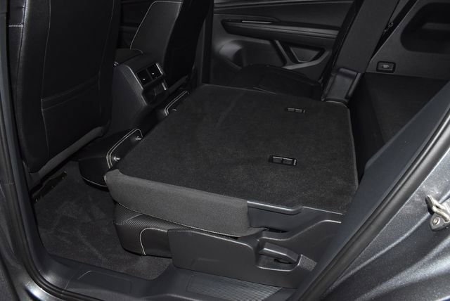 Used 2025 Volkswagen Atlas Cross Sport SE image 29