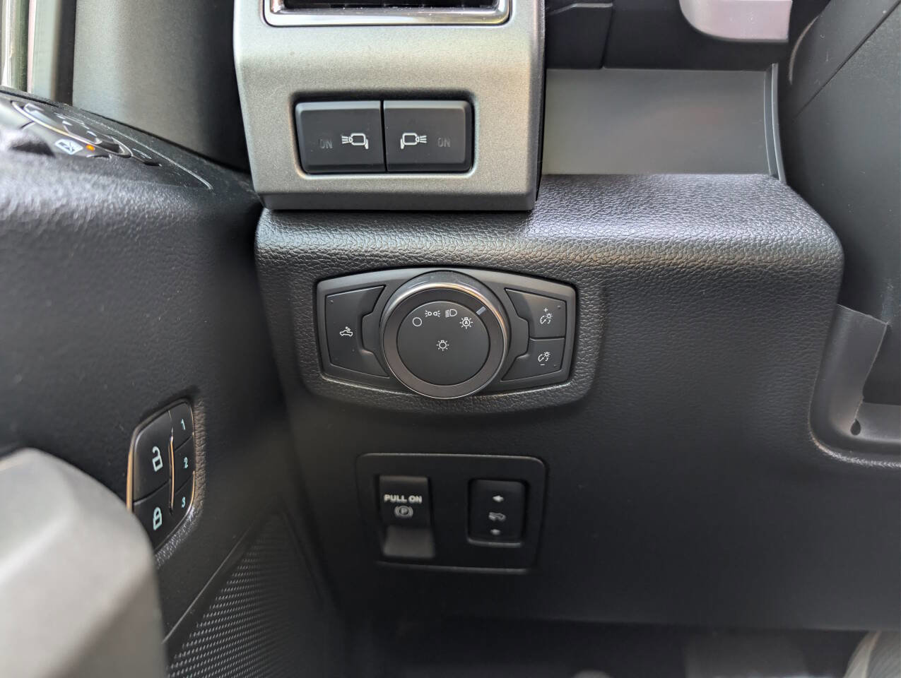 Used 2019 Ford F150 Raptor w/ Equipment Group 802A Luxury image 19