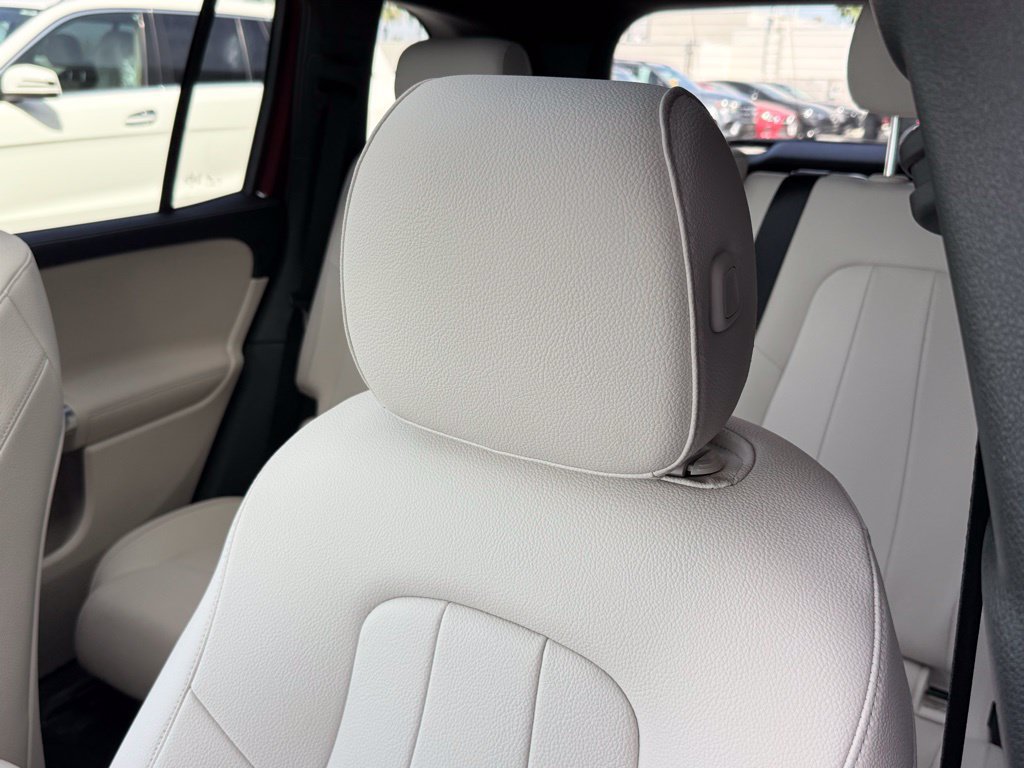 Used 2026 Mercedes-Benz GLB 250 image 3