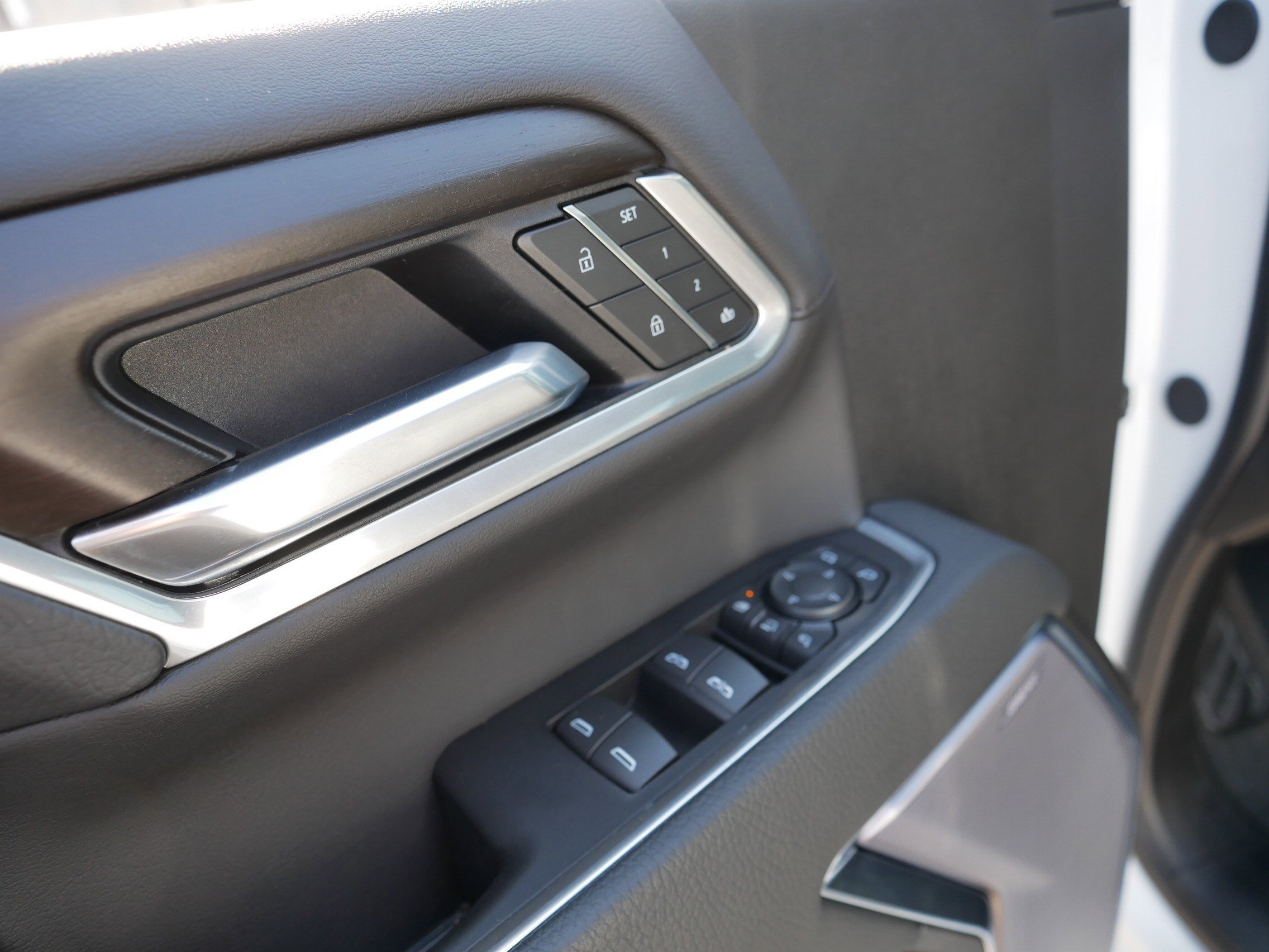 Used 2025 GMC Sierra 2500 Denali w/ Denali Reserve Package AWD/4WD image 19