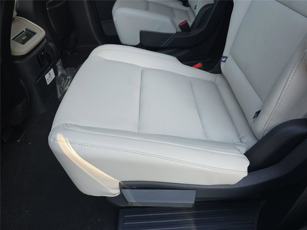 New 2026 Lincoln Navigator Premiere AWD/4WD image 15